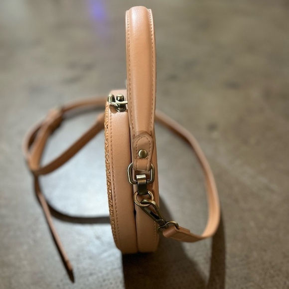 WOVEN CIRCULAR HANDBAG | GREAT CONDITION - Picture 6 of 8